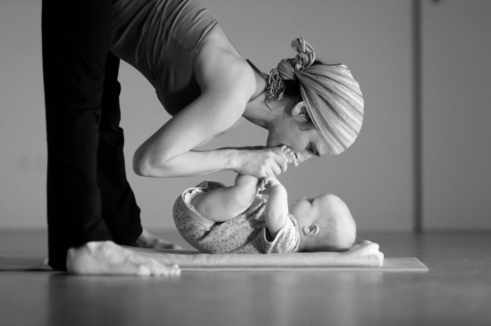 babyyogaprasaritapadottanasana